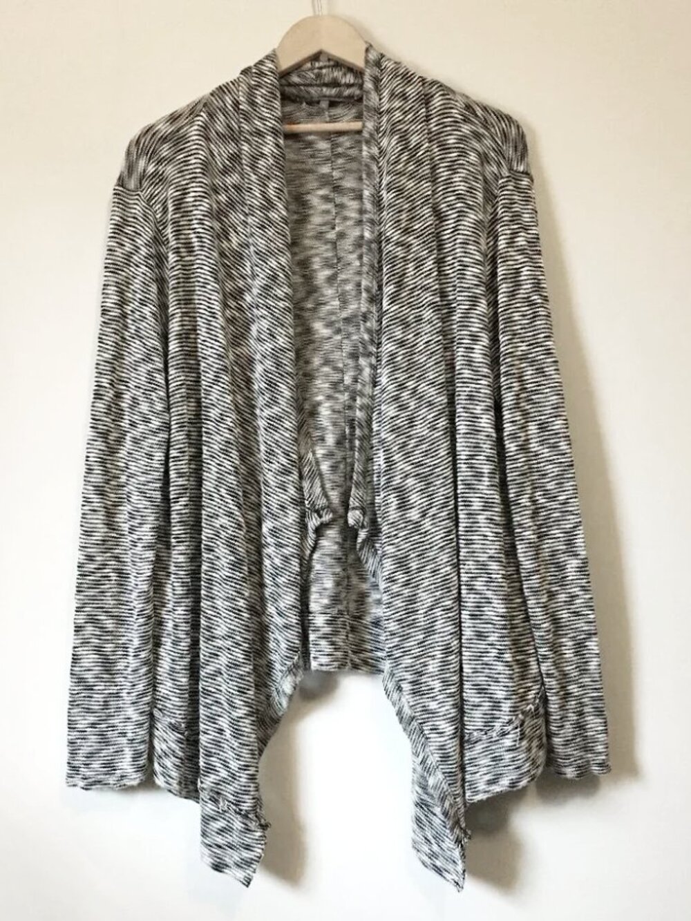 RETRO-ology Marled Monochrome Handkerchief Hem Open Cardigan XL
